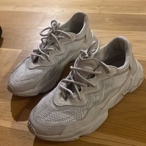 Adidas ozweegos - tan colour - us 8, uk 7.5